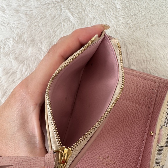 Louis Vuitton Victorine Wallet N64022 - Picture 11 of 16